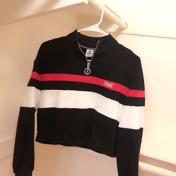 Croptop - Picture 2 of 4